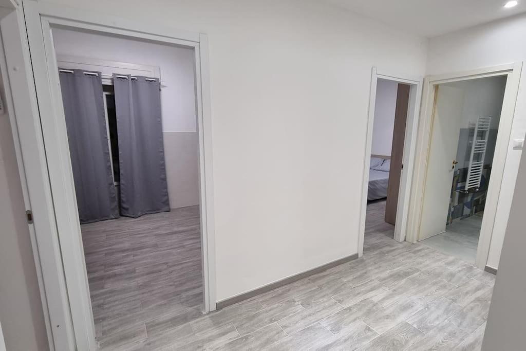 Apartment Intero Ampi Spazi Comodo Wtc Scassi Fiumara Genua