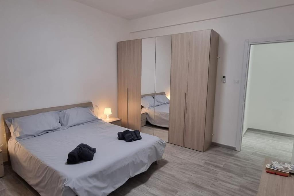 Apartment Intero Ampi Spazi Comodo Wtc Scassi Fiumara