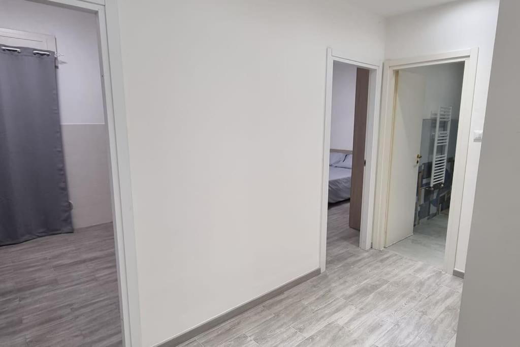 Apartment Intero Ampi Spazi Comodo Wtc Scassi Fiumara